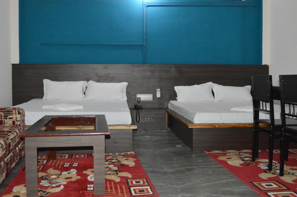 Hotel Theja Fort Dimāpur Chambre photo