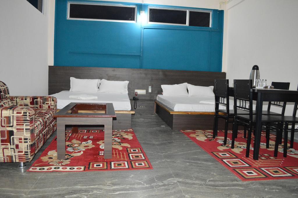 Hotel Theja Fort Dimāpur Chambre photo