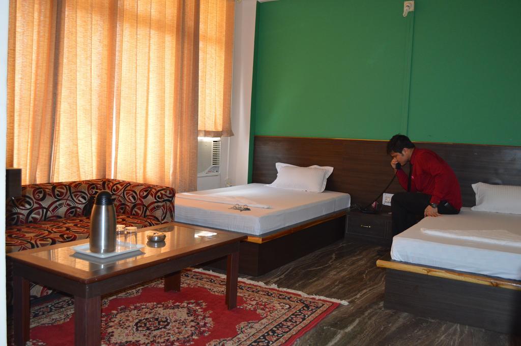 Hotel Theja Fort Dimāpur Chambre photo